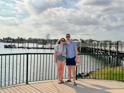 Couple enjoying a date on a Crystal River food tour